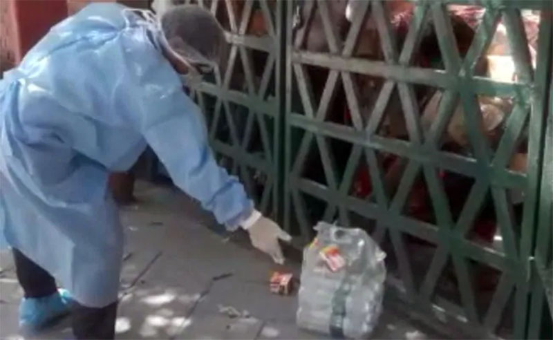 ಕ್ವಾರಂಟೈನ್ ಕೇಂದ್ರದಲ್ಲಿರುವವರಿಗೆ ನೀರು, ಬಿಸ್ಕೆಟ್ ಎಸೆಯುತ್ತಿರುವ ವಿಡಿಯೋ ವೈರಲ್: ಭಾರೀ ಆಕ್ರೋಶ