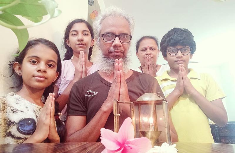 ಮಹೇಂದ್ರ ಕುಮಾರ್ ರಿಗೆ ದೀಪ ಹಚ್ಚಿ ಗೌರವ ಸಲ್ಲಿಸಿದ ರಾಜ್ಯದ ಜನತೆ