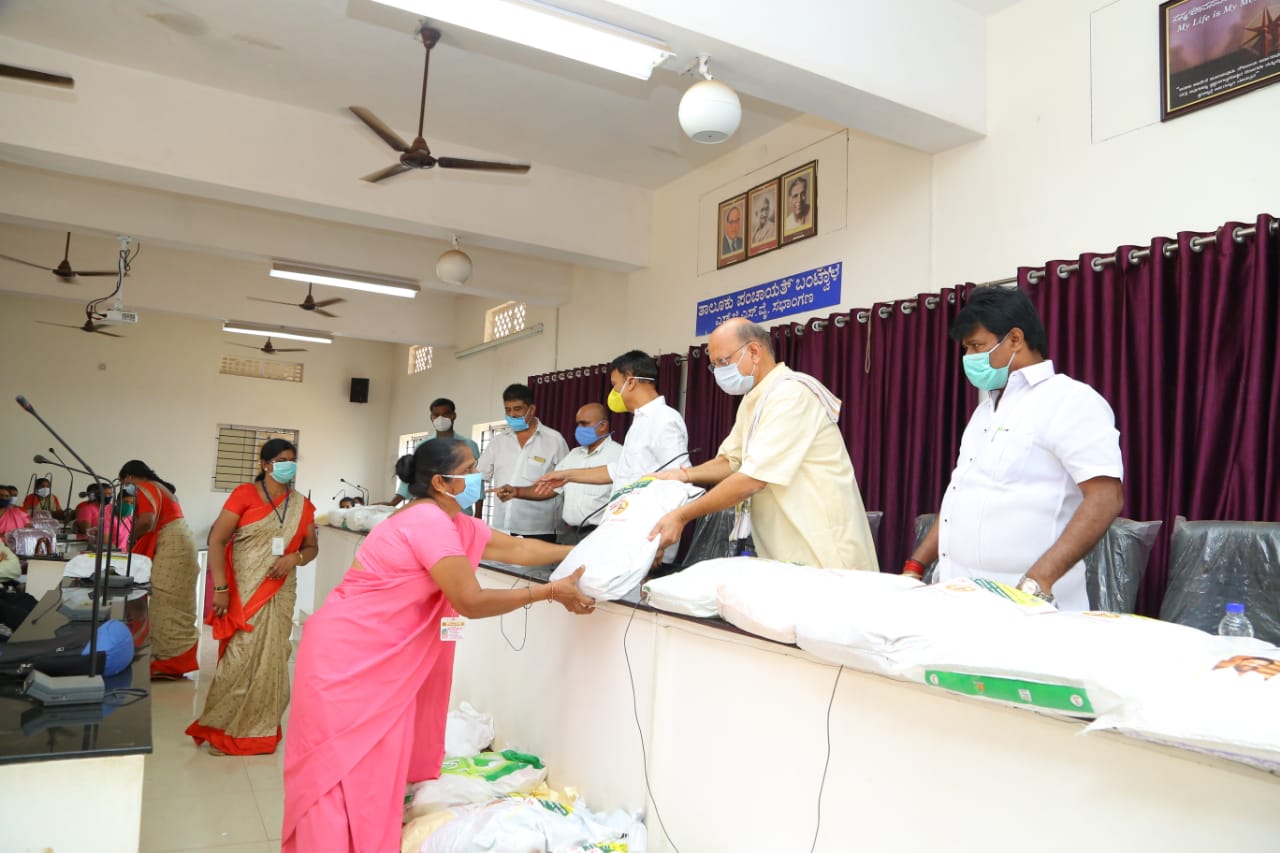 ಬಂಟ್ವಾಳ: ಆಶಾ ಕಾರ್ಯಕರ್ತೆಯರು, ನವೋದಯ ಸಂಘ, ಪತ್ರಕರ್ತರಿಗೆ ಕಿಟ್ ವಿತರಣೆ