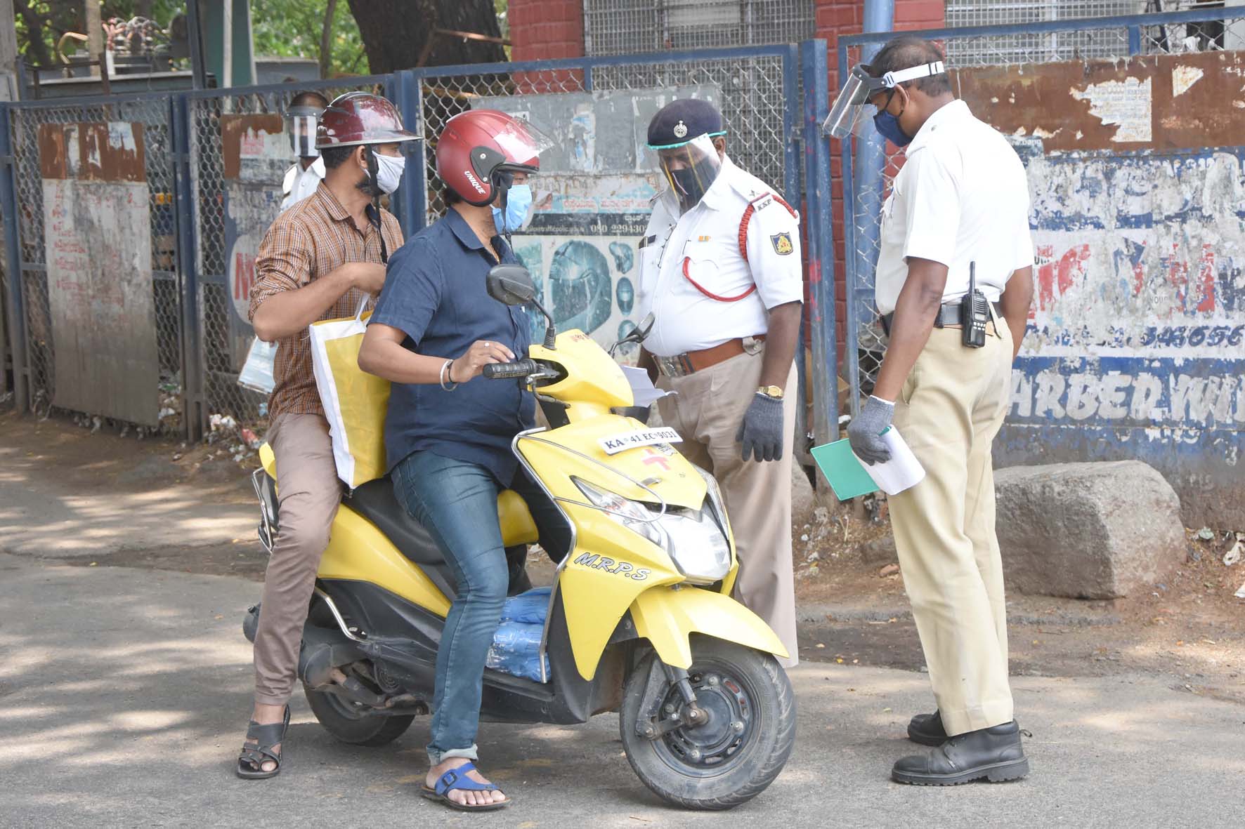 ಅನಗತ್ಯ ಸಂಚಾರ: ಹಲವರು ಹೋಂ ಕ್ವಾರಂಟೈನ್ ಗೆ