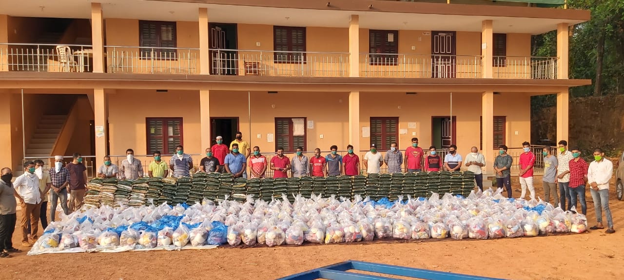 ಮದ್ದಡ್ಕ ಹೆಲ್ಪ್ ಲೈನ್ ವಾಟ್ಸ್ಆ್ಯಪ್ ಗ್ರೂಪ್ ನಿಂದ ಆಹಾರ ಕಿಟ್ ವಿತರಣೆ