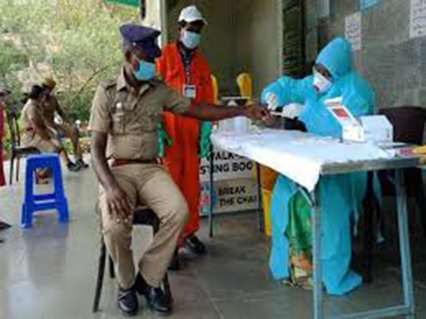 55ಕ್ಕಿಂತ ಹೆಚ್ಚು ವಯಸ್ಸಿನ ಮುಂಬೈ ಪೊಲೀಸರಿಗೆ ಮನೆಯಲ್ಲೇ ಉಳಿದುಕೊಳ್ಳಲು ಸೂಚನೆ