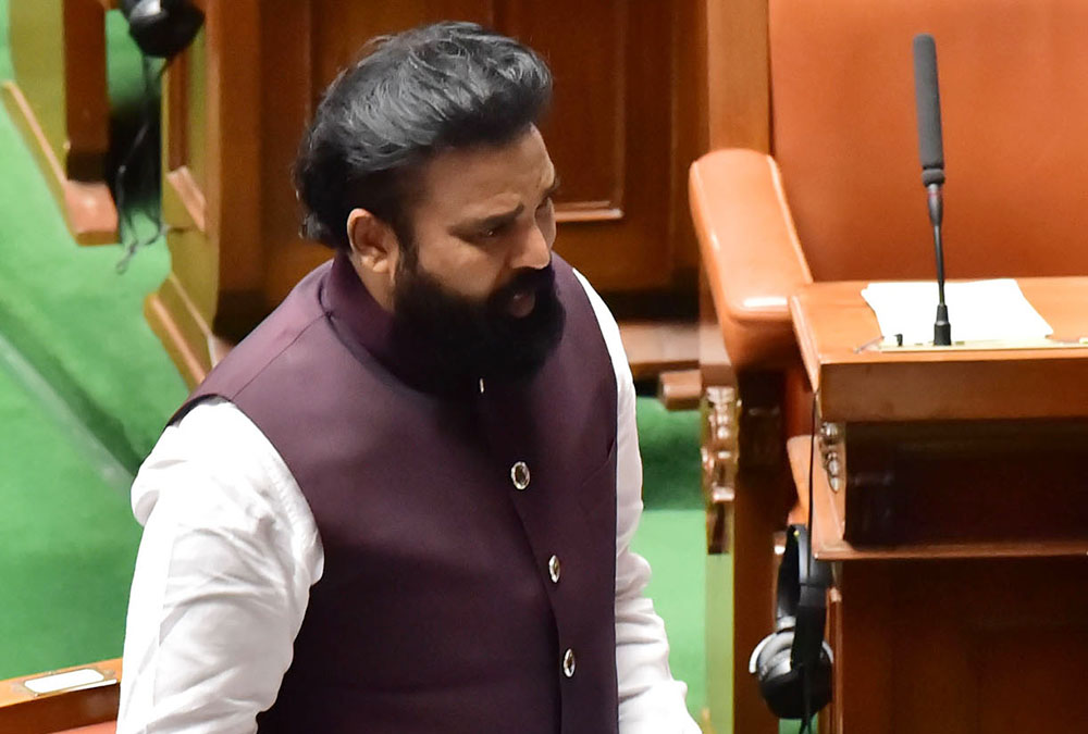 ಬೇಡಿಕೆಗೆ ಅನುಗುಣವಾಗಿ ಉಪಕರಣ ಪೂರೈಕೆಗೆ ಸಿದ್ಧ: ಸಚಿವ ಶ್ರೀರಾಮುಲು