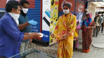 ಉಡುಪಿಯಲ್ಲಿ ಬಡವರಿಗೆ ಬಿರಿಯಾನಿ ವಿತರಣೆ