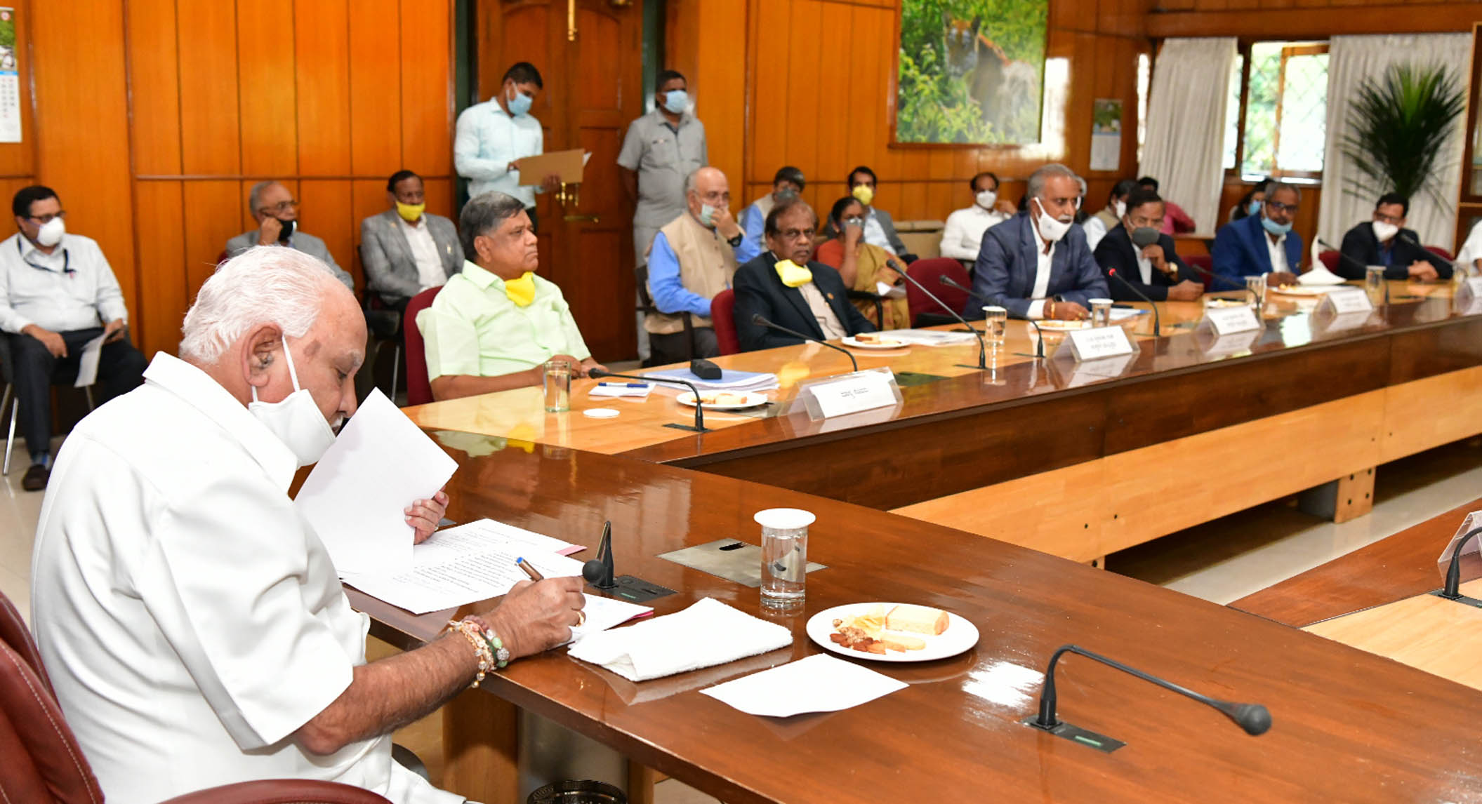 ಕೈಗಾರಿಕೆ ಪುನರಾರಂಭಕ್ಕೆ ಸಿದ್ಧತೆ: ವಾಣಿಜ್ಯೋದಮಿಗಳೊಂದಿಗೆ ಮುಖ್ಯಮಂತ್ರಿ ಸಭೆ