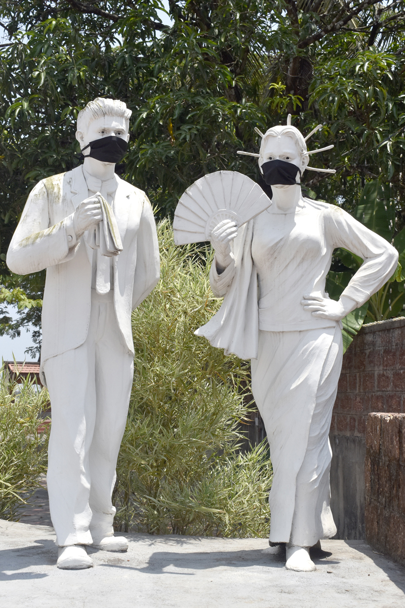 ಕೊರೋನ ಜಾಗೃತಿ ಮೂಡಿಸುತ್ತಿರುವ ಶಿಲ್ಪಕಲೆಗಳು