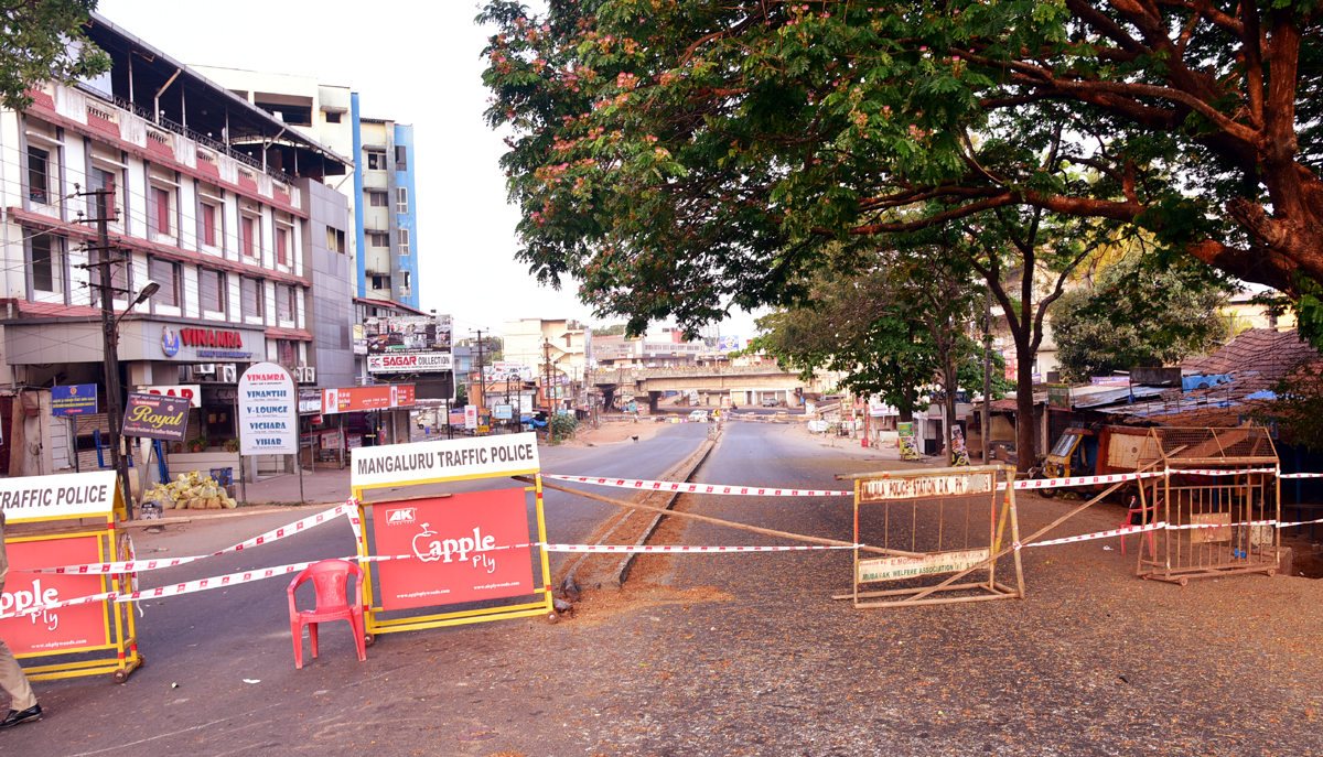 ​ಮಂಗಳೂರು: ಜನ-ವಾಹನ ಸಂಚಾರ ವಿರಳ; ವ್ಯಾಪಾರ ಕಡಿಮೆ