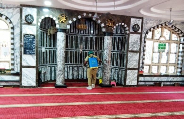 ಭಟ್ಕಳ ಮಸೀದಿಗಳಿಗೆ ಸೋಂಕು ನಿವಾರಕ ಔಷಧ ಸಿಂಪಡಣೆ