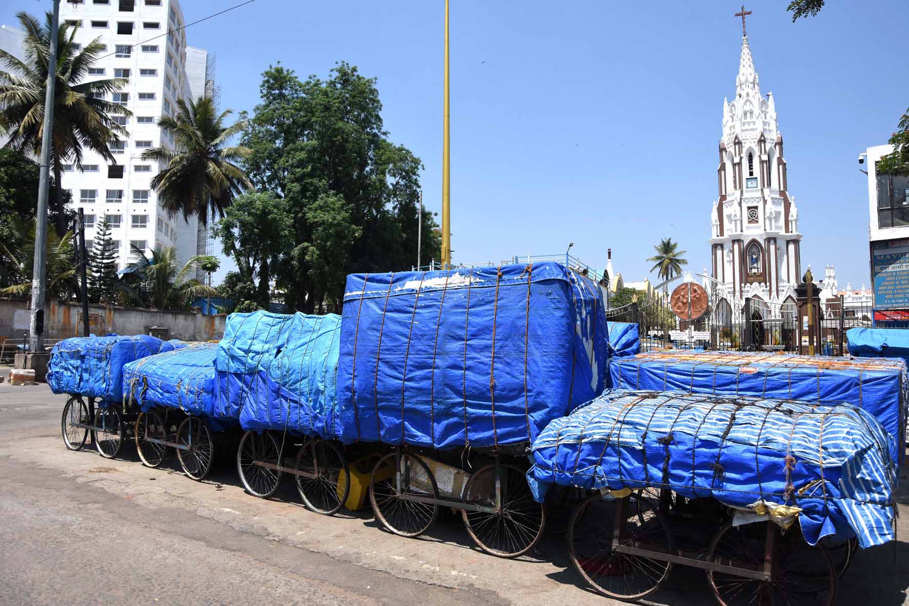 ಲಾಕ್‍ಡೌನ್ ಎಫೆಕ್ಟ್: ದುಡಿಮೆಯಿಲ್ಲದೇ ಉಪವಾಸ ಬಿದ್ದಿದ್ದಾರೆ ದಿನಗೂಲಿ ಕಾರ್ಮಿಕರು !