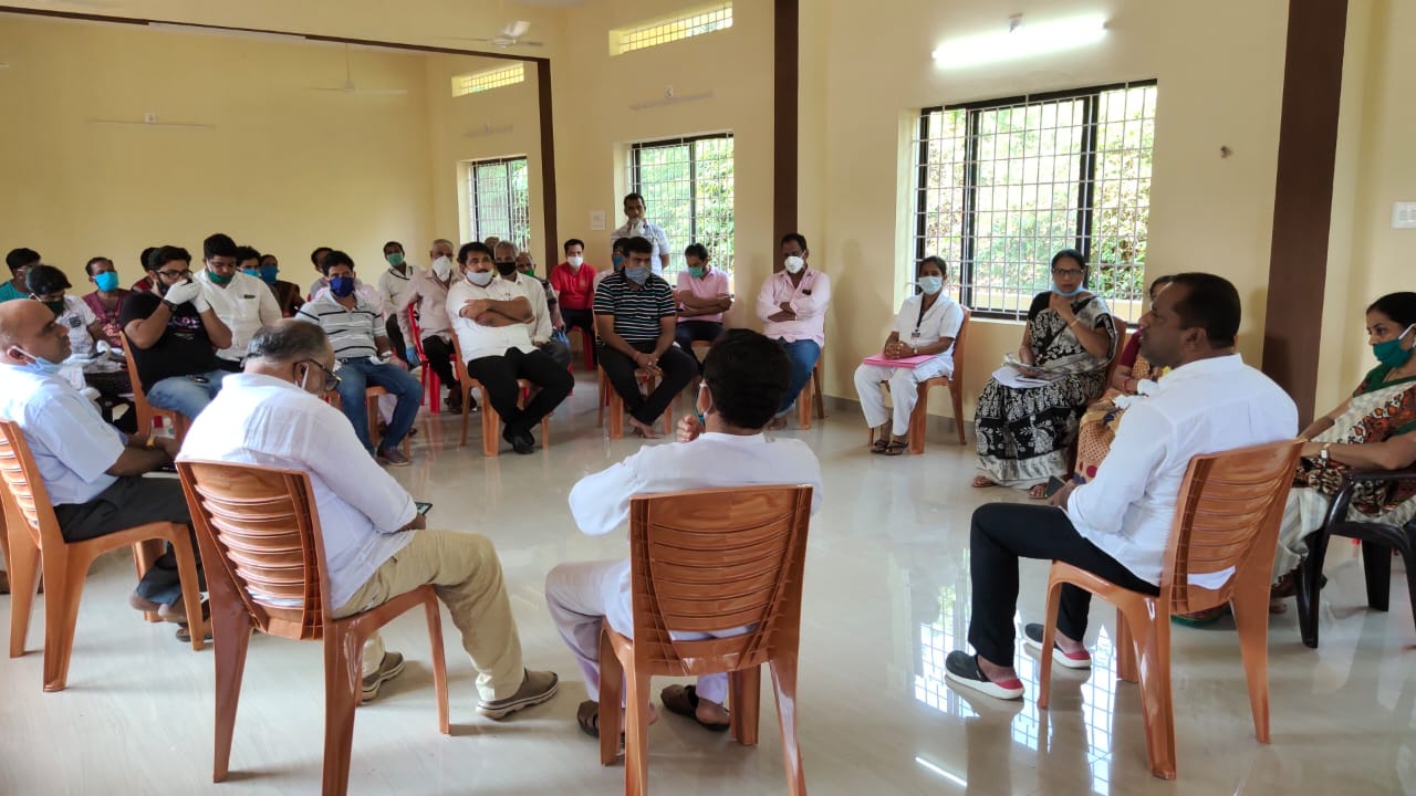 ಕ್ವಾರಂಟೈನ್ ನಲ್ಲಿ ತುಂಬೆ : ಶಾಸಕ ಖಾದರ್ ನೇತೃತ್ವದಲ್ಲಿ ಅಧಿಕಾರಿಗಳ ಸಭೆ