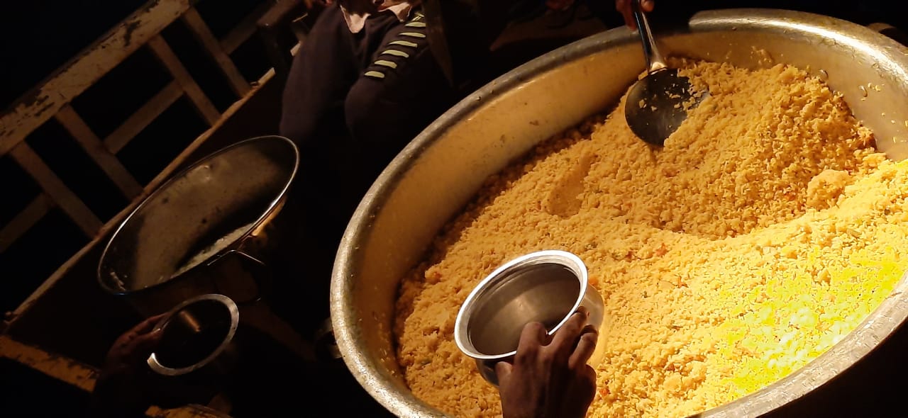 ಸಂಕಷ್ಟದಲ್ಲಿರುವ 600 ಕಾರ್ಮಿಕರಿಗೆ ಊಟ ನೀಡುತ್ತಿರುವ ಟೈಮ್ಸ್ ಆಫ್ ಅಂಗರಗುಂಡಿ