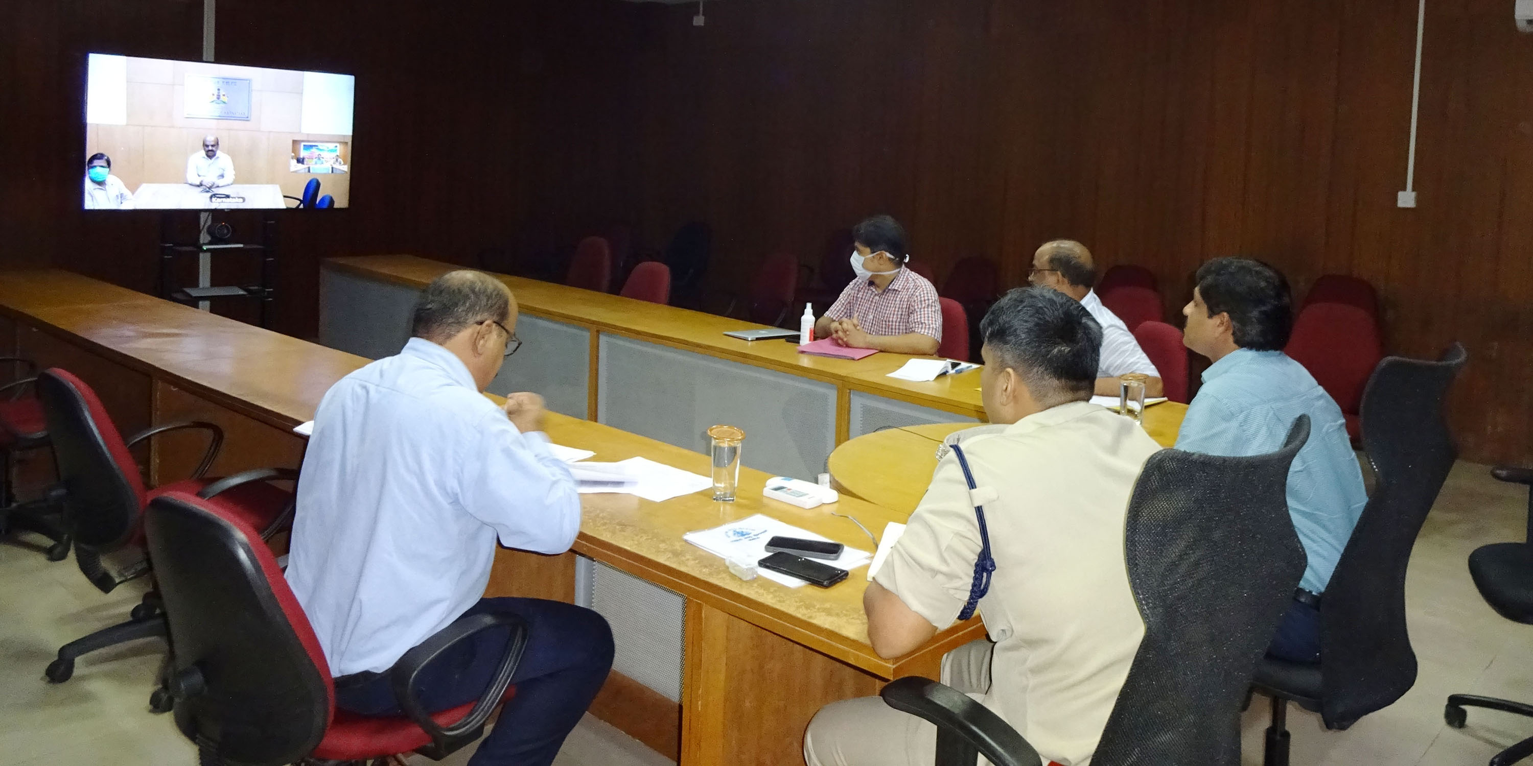 ಕೊರೋನ ನಿಯಂತ್ರಣಕ್ಕೆ ಕ್ರಮ: ಉಡುಪಿ ಜಿಲ್ಲಾಡಳಿತವನ್ನು ಅಭಿನಂದಿಸಿದ ಸಚಿವ ಬೊಮ್ಮಾಯಿ