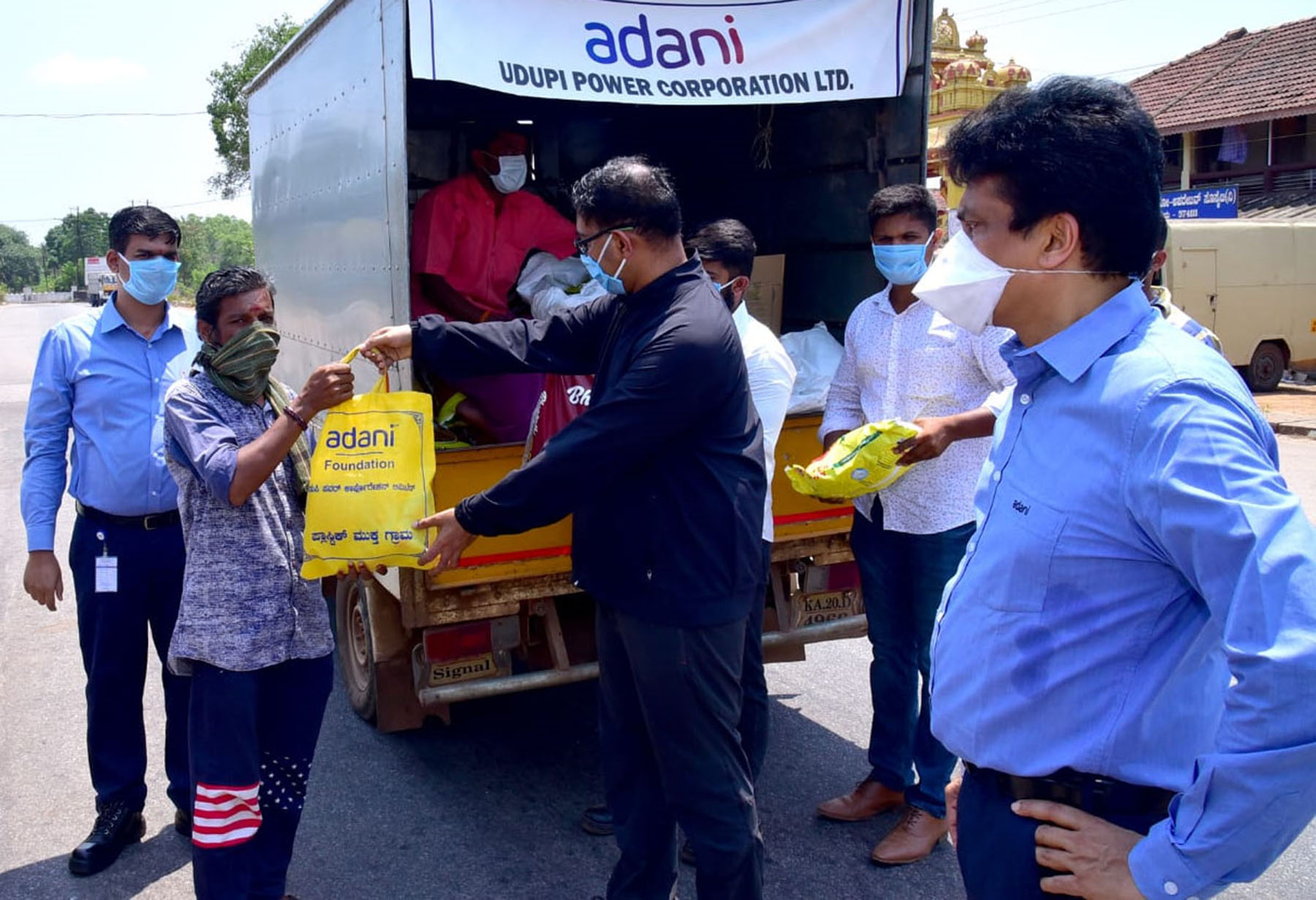ಅದಾನಿ ಫೌಂಡೇಶನ್‌ನಿಂದ ಯುಪಿಸಿಎಲ್ ಪರಿಸರ ಆಹಾರ ಕಿಟ್ ವಿತರಣೆ