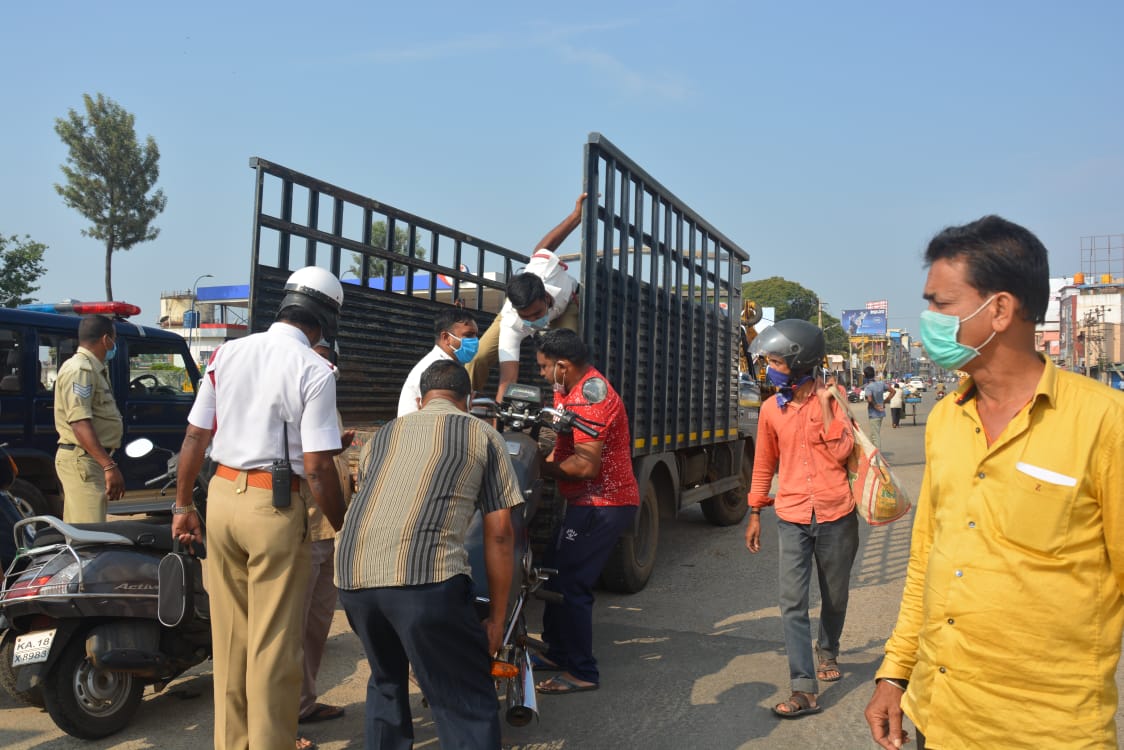 ಚಿಕ್ಕಮಗಳೂರು: ಲಾಕ್‍ಡೌನ್ ಮತ್ತಷ್ಟು ಬಿಗಿ; ನೂರಾರು ವಾಹನಗಳು ಜಪ್ತಿ