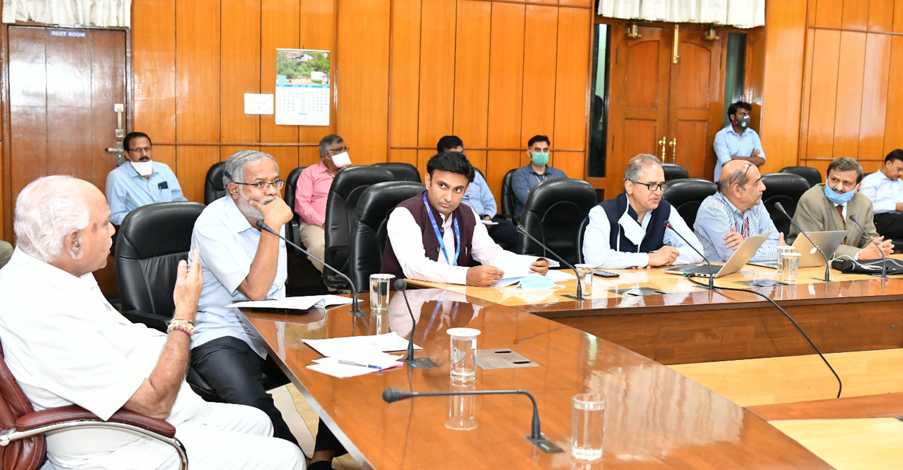 ಹಾಟ್‍ಸ್ಪಾಟ್‍ಗಳಲ್ಲಿ ಲಾಕ್‍ಡೌನ್ ಮುಂದುವರೆಸಬೇಕು: ತಜ್ಞರ ಸಮಿತಿ ಶಿಫಾರಸ್ಸು