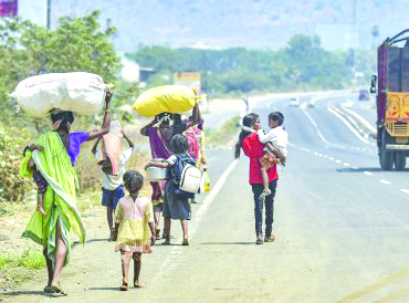 ದೇಶವೇ ಸ್ತಬ್ಧ, ಜನಸಾಮಾನ್ಯರು ಬೀದಿ ಪಾಲು