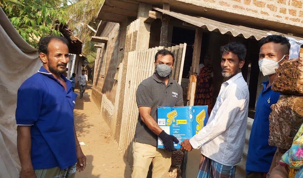 ಫೋರಮ್ ಮಾಲ್‌ನಿಂದ ಬಡವರಿಗೆ ಆಹಾರ, ದಿನಸಿ ವಿತರಣೆ