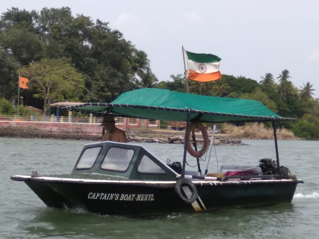 ರಾಷ್ಟ್ರಧ್ವಜಕ್ಕೆ ಅವಮಾನ ಆರೋಪ: ಕ್ರಮಕ್ಕೆ ಒತ್ತಾಯ