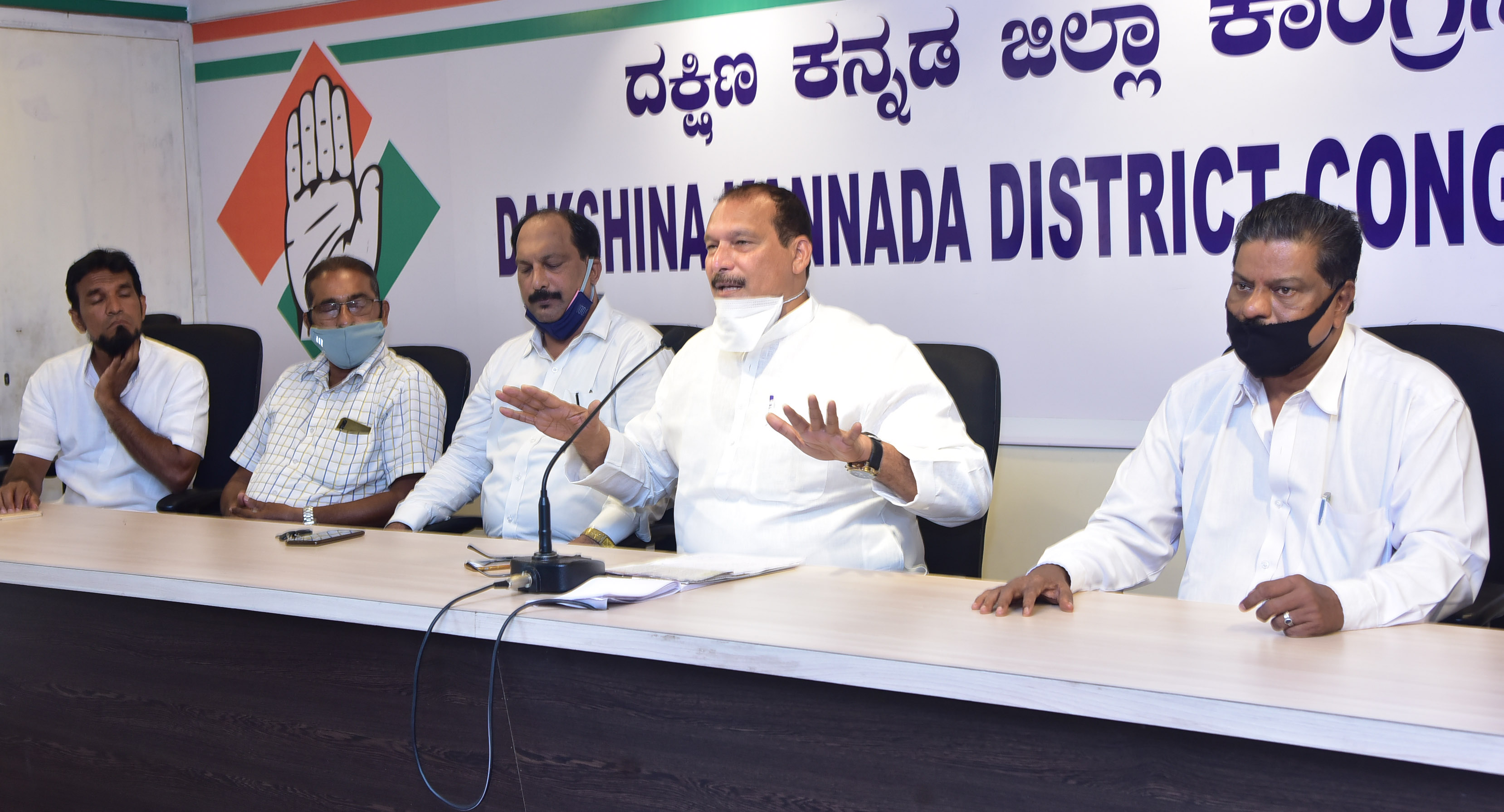 ದ.ಕ.ದಲ್ಲಿನ ಕೊರೋನ ಮೂಲ ಪತ್ತೆಯಲ್ಲಿ ಜಿಲ್ಲಾಡಳಿತ ವಿಫಲ: ಐವನ್ ಡಿಸೋಜಾ