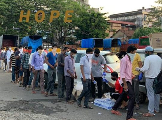 ಮಂಗಳೂರು: ಹೋಪ್ ಫೌಂಡೇಶನ್‌ನಿಂದ ವಲಸೆ ಕಾರ್ಮಿಕರಿಗೆ ನೆರವು