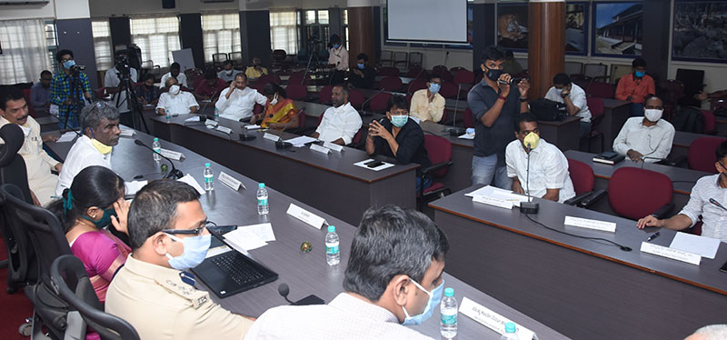 ಕ್ವಾರಂಟೈನ್‌ಗೆ ತಾಲೂಕು ಮಟ್ಟದಲ್ಲಿ ವ್ಯವಸ್ಥೆಗೆ ಸಚಿವ ಕೋಟ ಸೂಚನೆ