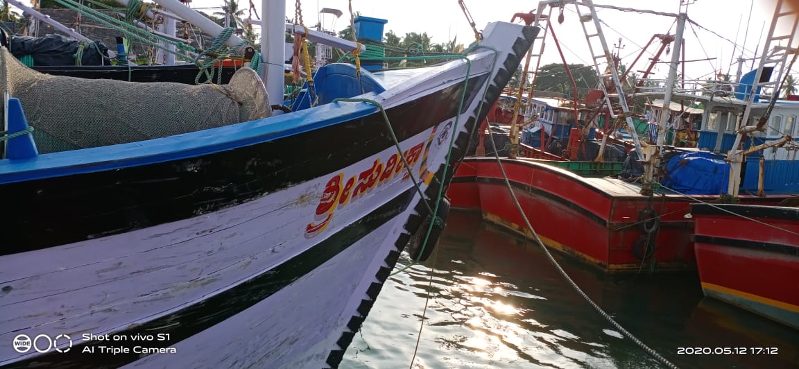 ಗಂಗೊಳ್ಳಿಯಲ್ಲಿ ಭಟ್ಕಳದ ಮತ್ತೆ ಎರಡು ಬೋಟುಗಳು ಲಂಗರು!