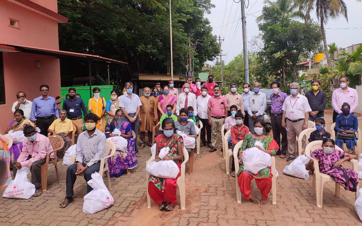 ಉಡುಪಿ: ರೆಡ್‌ಕ್ರಾಸ್‌ನಿಂದ 111 ಮಂದಿ ವಿಕಲಚೇತರಿಗೆ ಕಿಟ್ ವಿತರಣೆ
