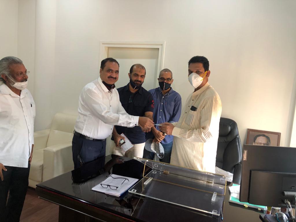 ಐವರಿ ಟವರ್ ಅಪಾರ್ಟ್ ಮೆಂಟ್ ಮಾಲಕರ ಸಂಘ ವತಿಯಿಂದ ಕೋವಿಡ್ 19 ವಿರುದ್ಧದ ಹೋರಾಟಕ್ಕೆ ದೇಣಿಗೆ