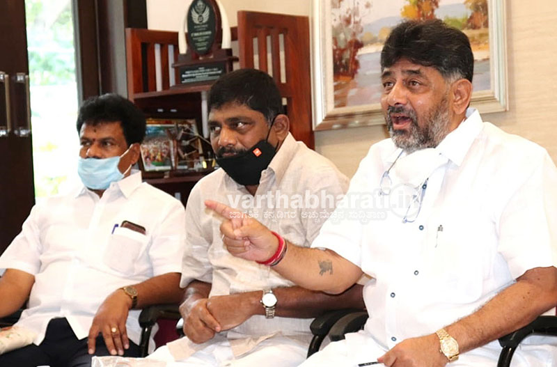 ಇನ್ನು ಮನವಿ ಮಾಡುವುದಿಲ್ಲ, ರಸ್ತೆಗಿಳಿದು ಹೋರಾಟ ಮಾಡುತ್ತೇವೆ: ಸರಕಾರಕ್ಕೆ ಡಿಕೆಶಿ ಎಚ್ಚರಿಕೆ