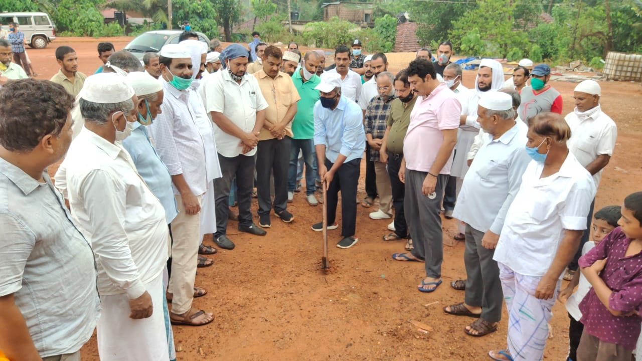 ಮಂಜನಾಡಿ: ಯಾತ್ರಿ ನಿವಾಸ, ತಡೆಗೋಡೆ ಕಾಮಗಾರಿಗೆ ಶಿಲಾನ್ಯಾಸ