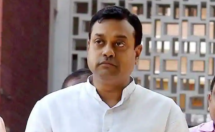 ಪಟ್ಟಿಯಲ್ಲಿರುವುದು ಬಸ್ ಗಳಲ್ಲ’ ಎಂದು ರಿಜಿಸ್ಟ್ರೇಶನ್ ಸಂಖ್ಯೆ ಟ್ವೀಟ್ ಮಾಡಿ ನಗೆಪಾಟಲಿಗೀಡಾದ ಸಂಬಿತ್ ಪಾತ್ರ