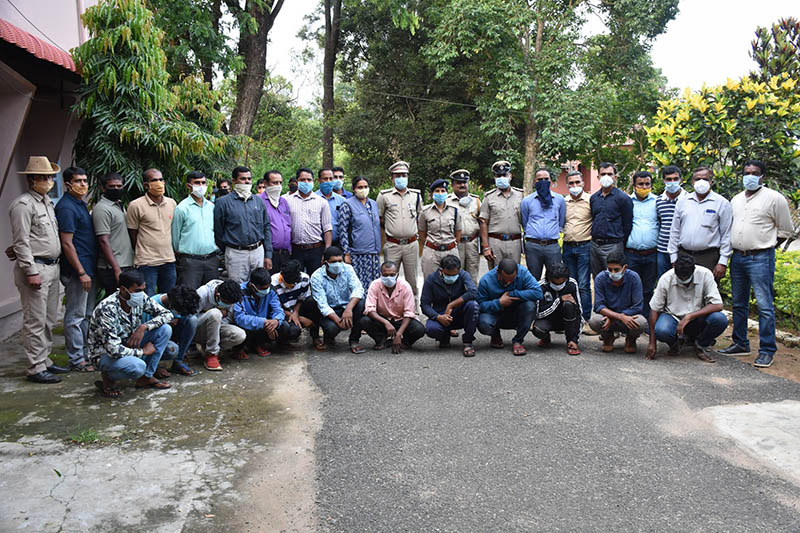 ಕೊಡಗು: ಬೃಹತ್ ಗಾಂಜಾ ಮಾರಾಟ ಜಾಲ ಪತ್ತೆ: 12 ಮಂದಿಯ ಬಂಧನ, ಲಕ್ಷಾಂತರ ರೂ. ಮೌಲ್ಯದ ಮಾಲು ಜಪ್ತಿ