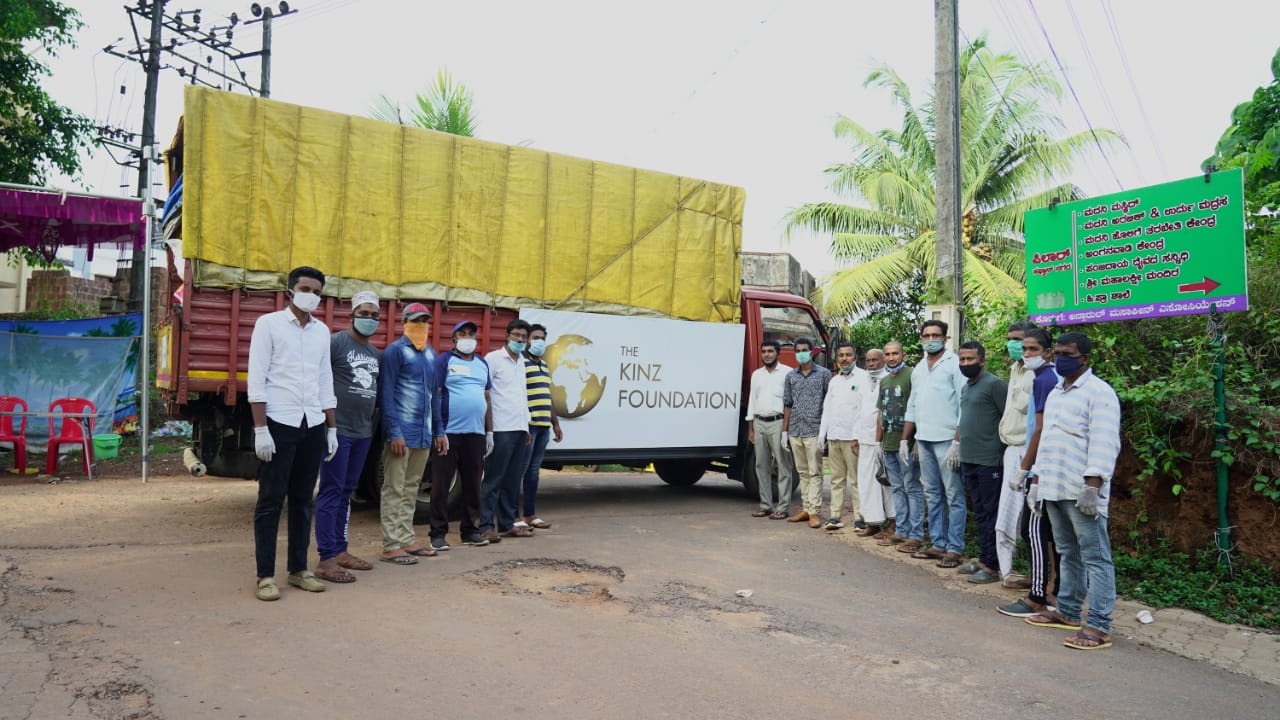 ​ಸೀಲ್ ಡೌನ್ ಆಗಿರುವ ಪಿಲಾರಿನಲ್ಲಿ ದಿ ಕಿನ್ಝ್ ಫೌಂಡೇಶನ್ ನಿಂದ  ಈದ್ ಕಿಟ್ ವಿತರಣೆ