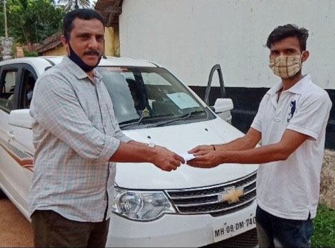 ನಿಪ್ಪಾಣಿಯಲ್ಲಿ ಸಿಲುಕಿದವರಿಗೆ ನೆರವು: ಮಾನವೀಯತೆ ಮೆರೆದ ಬಸ್ ಮಾಲಕ