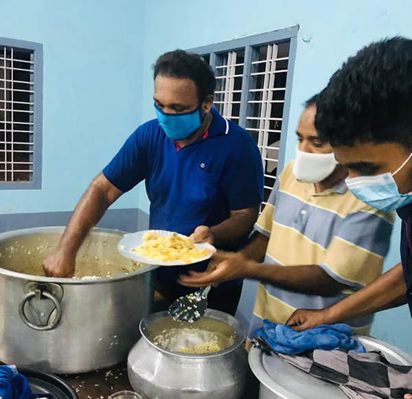 ನಿಸ್ಮಾ ಇಂಪೊರ್ಟ್ ಮತ್ತು ಎಕ್ಸ್ ಪೋರ್ಟ್ ವತಿಯಿಂದ ಬಡವರು, ವಲಸಿಗರಿಗೆ ಆಹಾರ ವಿತರಣೆ