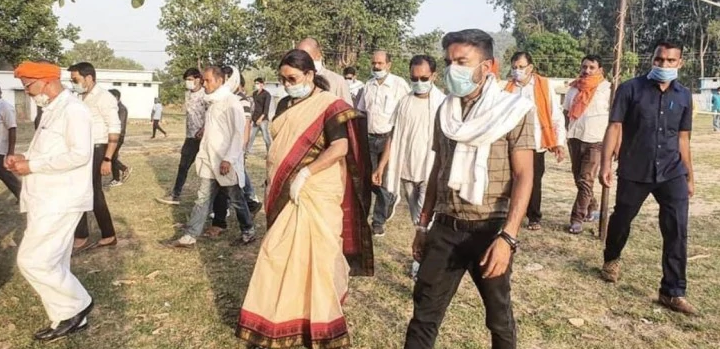 ‘ಕೋಣೆಯಲ್ಲಿ ಕೂಡಿ ಹಾಕಿ ಬೆಲ್ಟಿನಲ್ಲಿ ಹೊಡೆಯಲು ಗೊತ್ತು’