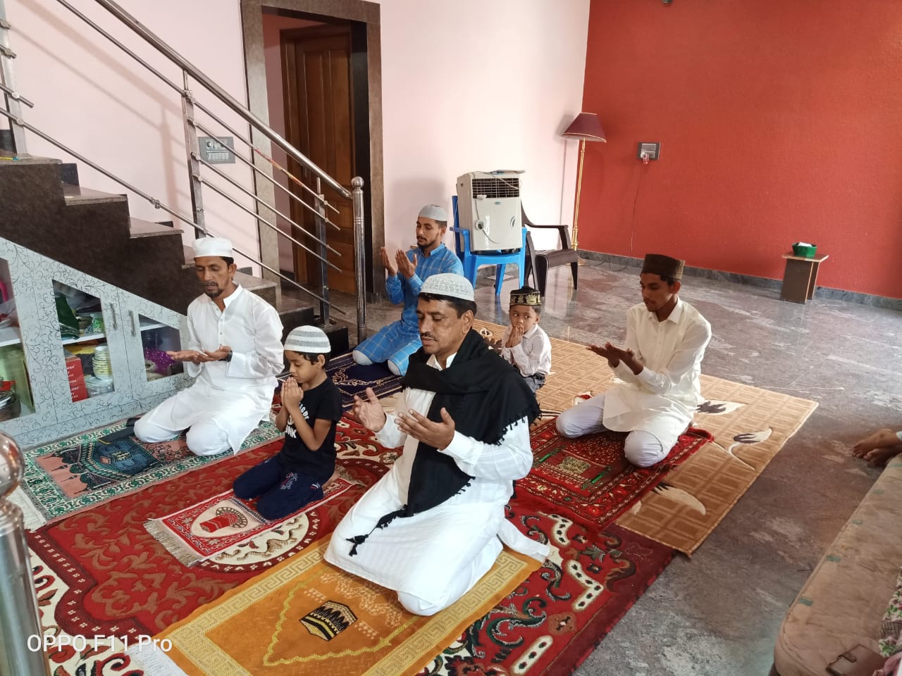 ಮೈಸೂರು: ಮನೆಗಳಲ್ಲೇ ಸರಳ ರೀತಿಯಲ್ಲಿ ಈದುಲ್ ಫಿತ್ರ್ ಆಚರಣೆ