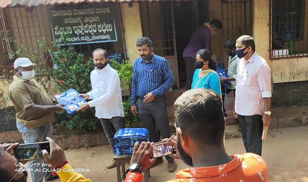 ಮನಪಾ: ಡೆಂಗಿ, ಮಲೇರಿಯಾ ನಿಯಂತ್ರಕ್ಕೆ ಸೊಳ್ಳೆ ಪರದೆ ವಿತರಣೆ