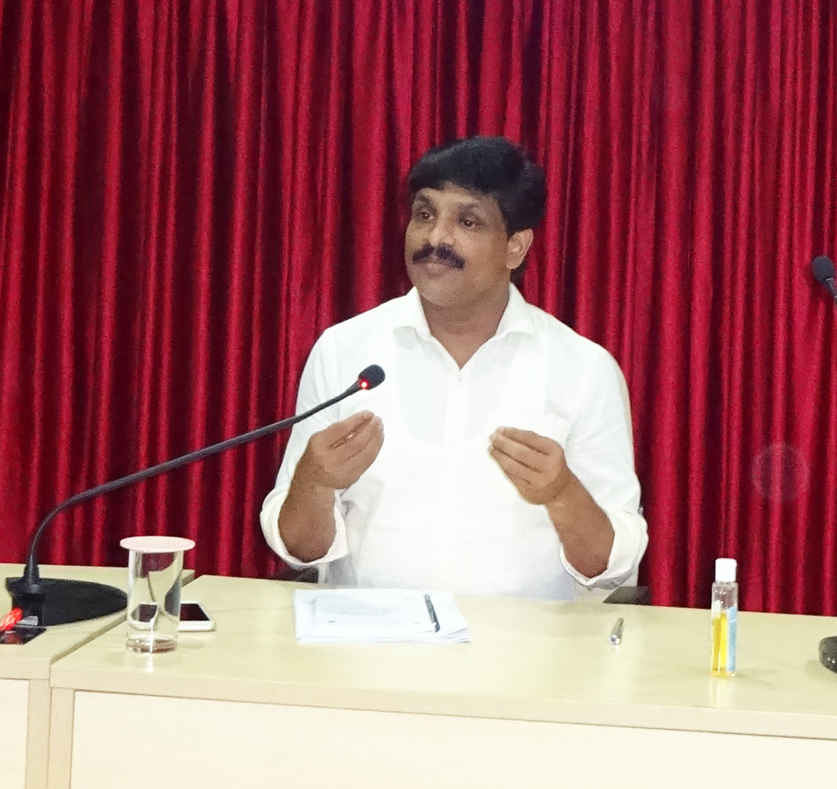 ಎರಡು ದಿನಗಳೊಳಗೆ ಯಾಂತ್ರೀಕೃತ ಮೀನುಗಾರಿಕೆಗೆ ಅವಕಾಶ: ಉಡುಪಿ ಜಿಲ್ಲಾಧಿಕಾರಿ