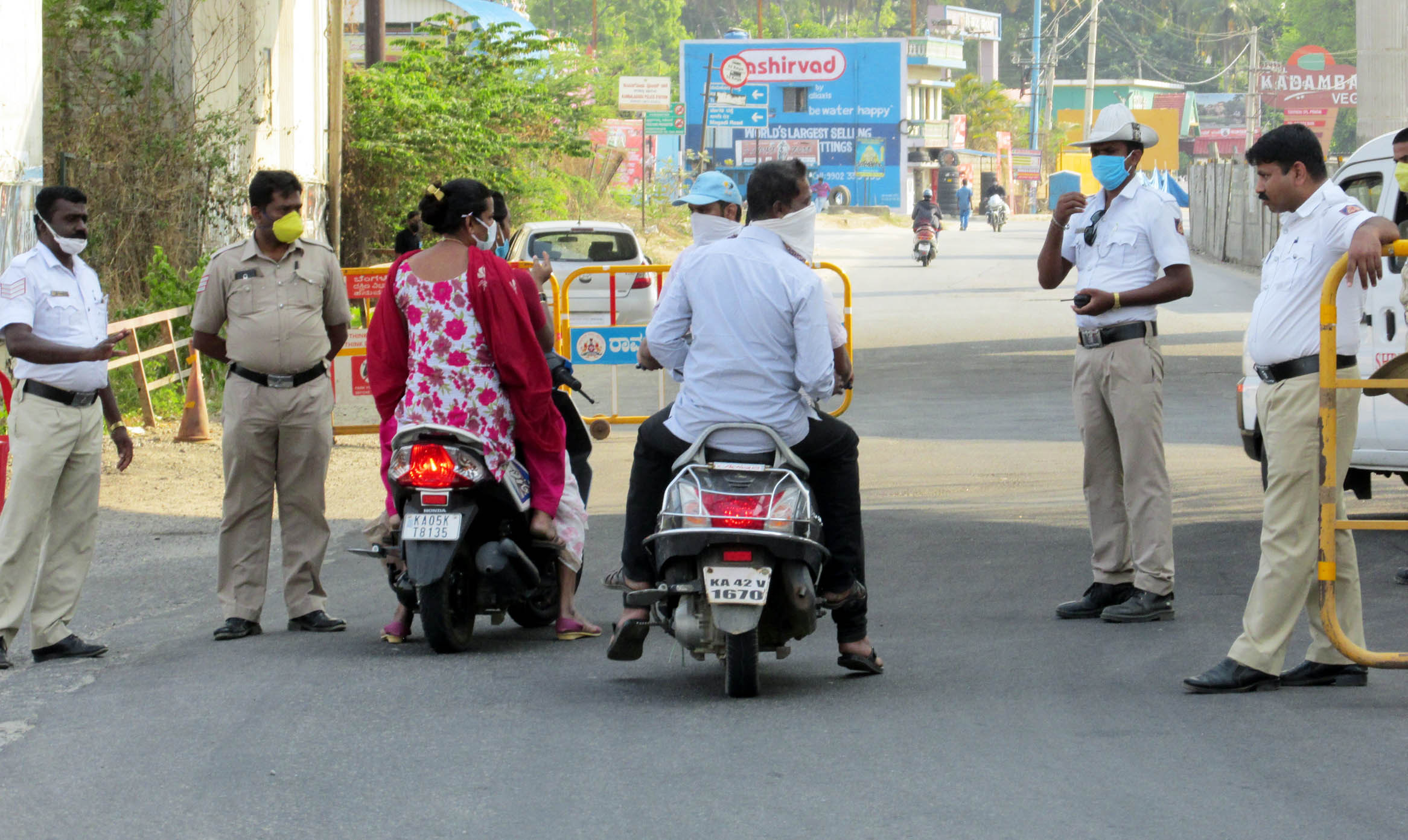 ಲಾಕ್‍ಡೌನ್ ನಿಯಮ ಉಲ್ಲಂಘನೆ: ಒಂದೇ ದಿನ 18.61 ಲಕ್ಷ ರೂ. ದಂಡ ವಸೂಲಿ