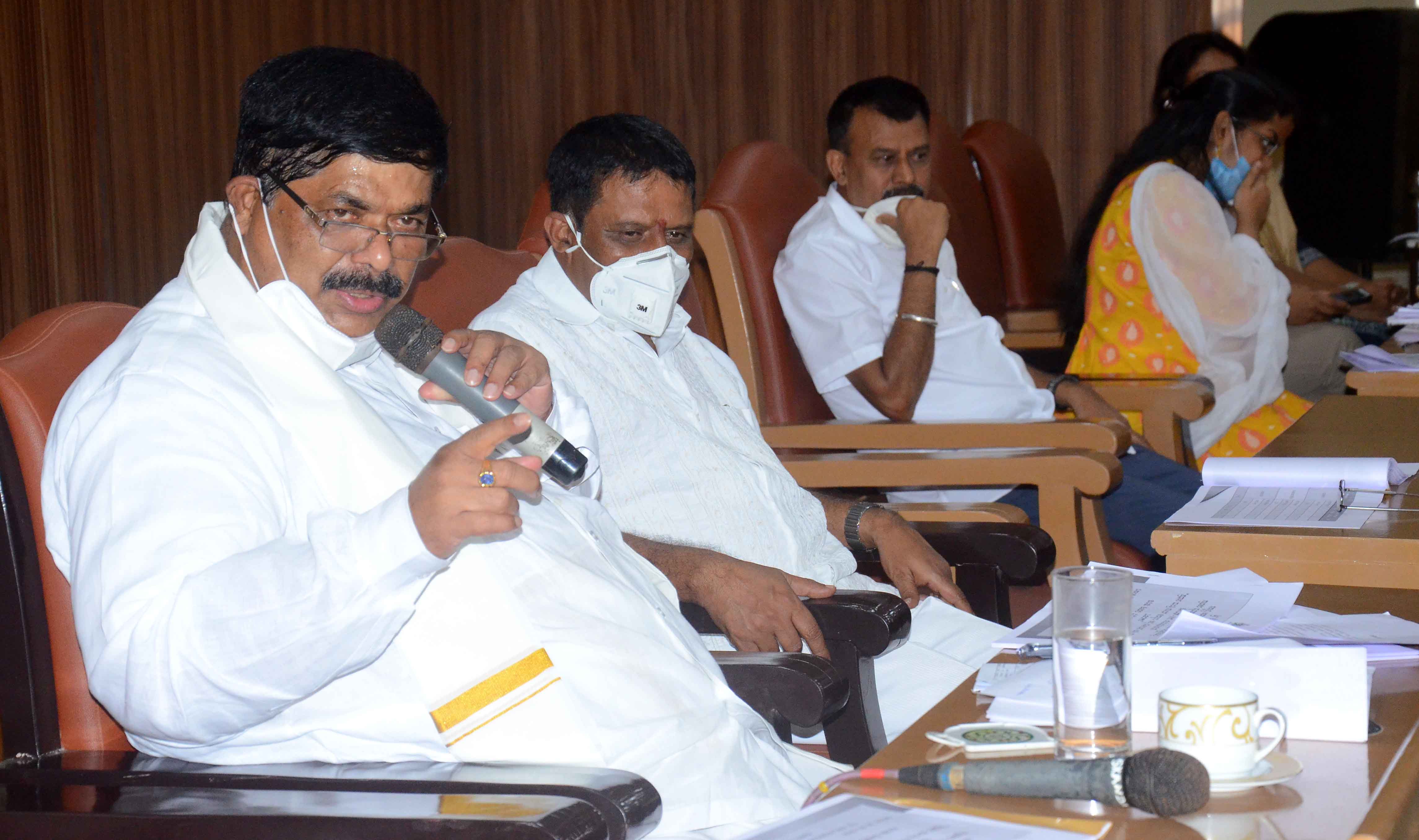 ಸಂಚಾರಿ ನ್ಯಾಯಬೆಲೆ ಅಂಗಡಿ ಮೂಲಕ ಪಡಿತರ ವಿತರಿಸಿ: ಸಚಿವ ಕೆ.ಗೋಪಾಲಯ್ಯ ಸೂಚನೆ