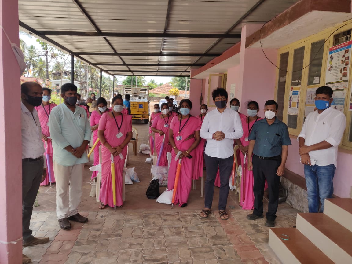 ಸುರತ್ಕಲ್: ಆಶಾ ಕಾರ್ಯಕರ್ತರಿಗೆ ಕೊಡೆ, ಕಿಟ್ ವಿತರಣೆ