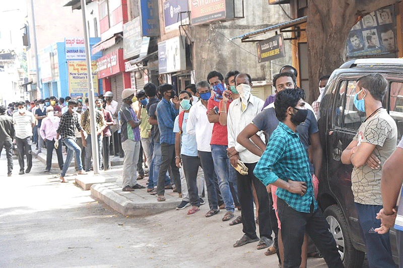 ರಾಜ್ಯದಲ್ಲಿ ಒಂದೇ ದಿನ 45 ಕೋಟಿ ರೂ. ಮೌಲ್ಯದ ಮದ್ಯ ಮಾರಾಟ