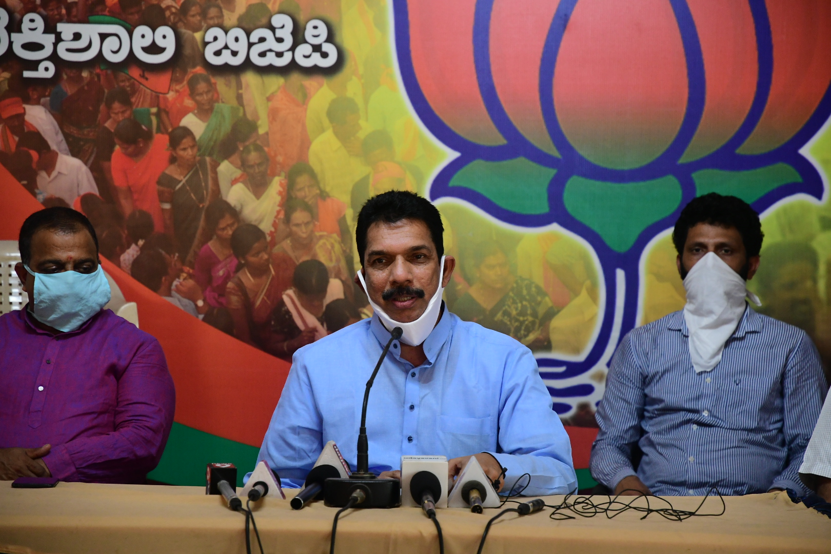 ವಲಸೆ ಕಾರ್ಮಿಕರ ವಿಚಾರದಲ್ಲಿ ಕಾಂಗ್ರೆಸ್ ರಾಜಕಾರಣ: ಸಂಸದ ನಳಿನ್ ಆರೋಪ