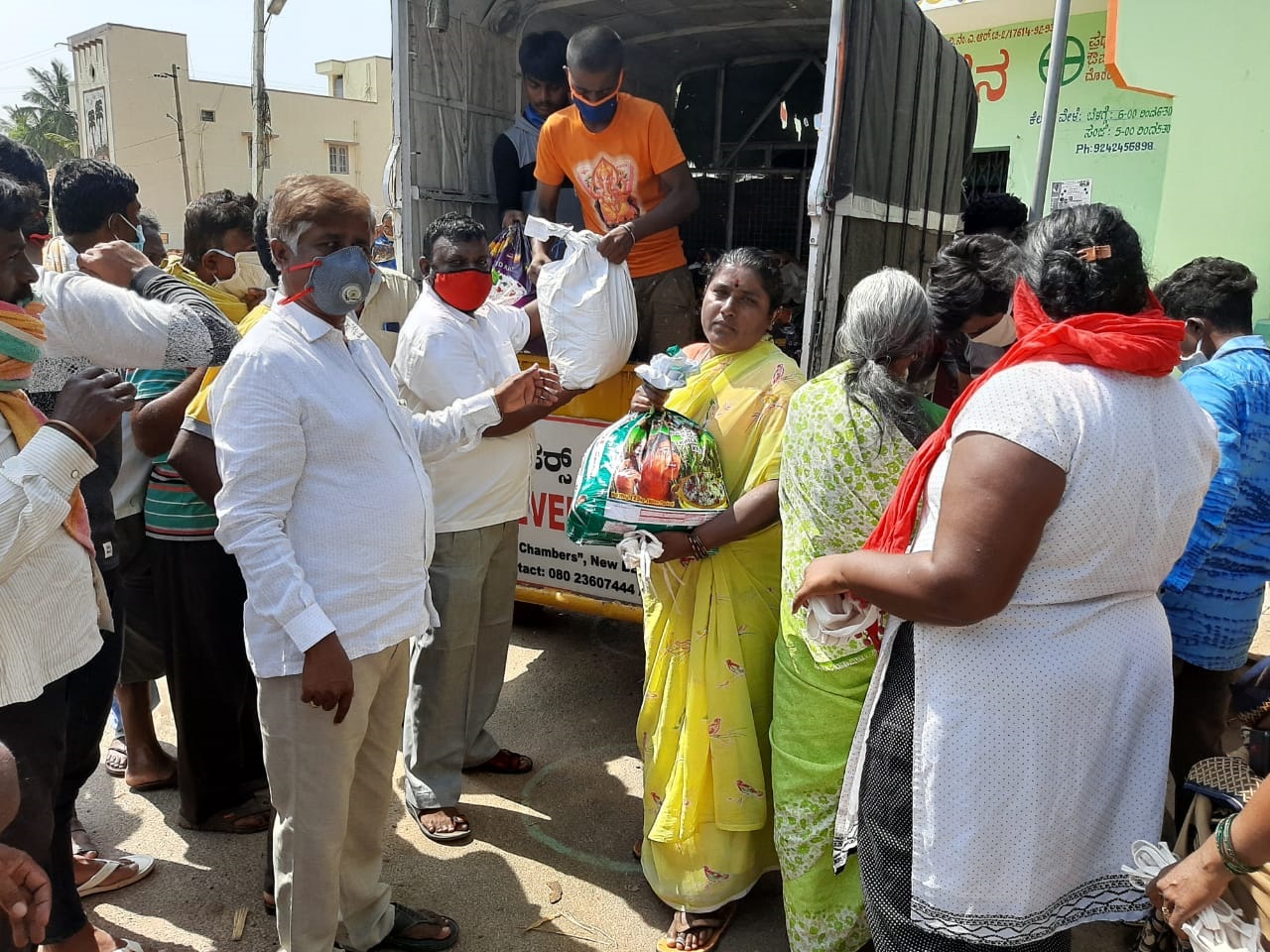 ಬೆಂಗಳೂರು: ಚೇತನ ಸಂಸ್ಥೆಯಿಂದ ಕಿಟ್ ವಿತರಣೆ