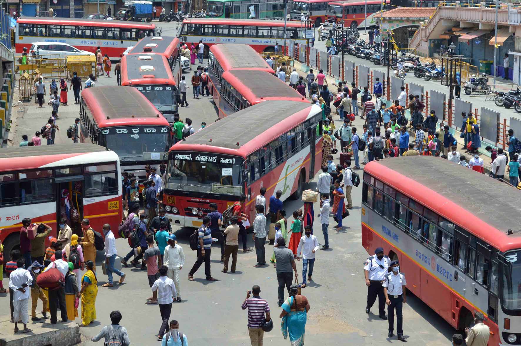 ಮೇ.8ರಿಂದ ಕೂಲಿ ಕಾರ್ಮಿಕರಿಗೆ ಸಾರಿಗೆ ವ್ಯವಸ್ಥೆ ಇಲ್ಲ: ಕೆಎಸ್ಆರ್‌ಟಿಸಿ ಸ್ಪಷ್ಟನೆ