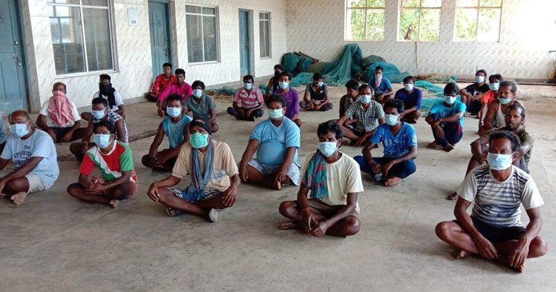 ಭಟ್ಕಳ: ಲಾಕ್​ಡೌನ್ ನಿಂದ ಸಂಕಷ್ಟದಲ್ಲಿ ಸಿಲುಕಿರುವ ಪ.ಬಂಗಾಳದ ನೂರಕ್ಕೂ ಹೆಚ್ಚು ಮೀನುಗಾರರು