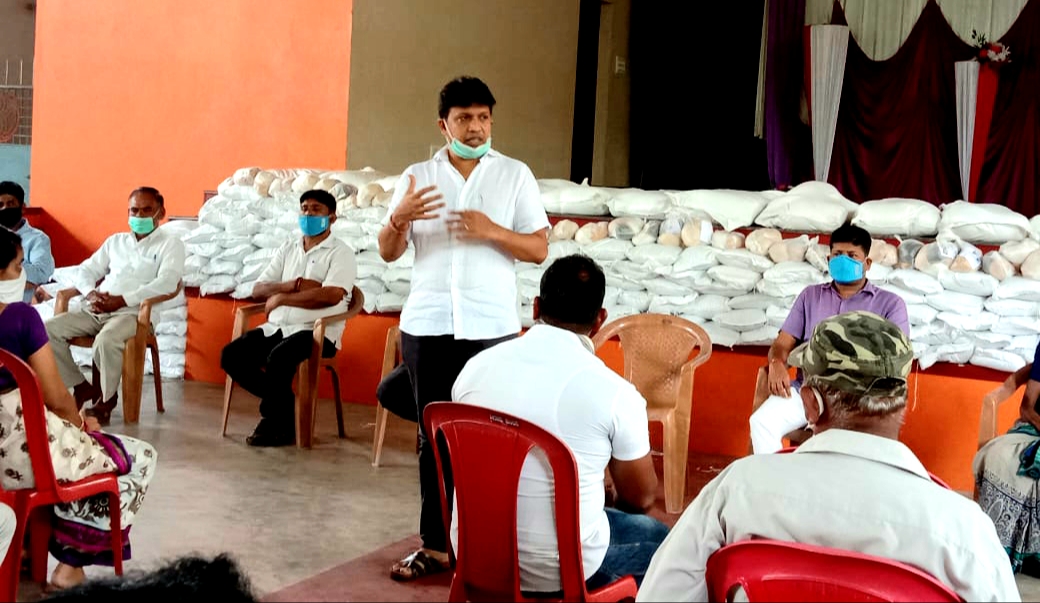 ​ಎಡಪದವು: ರಿಕ್ಷಾ ಚಾಲಕರಿಗೆ ಕಿಟ್ ವಿತರಣೆ