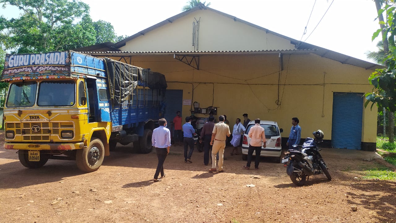 ಆಹಾರ ಮತ್ತು ನಾಗರಿಕ ಪೂರೈಕೆ ನಿಗಮದ ಗೋದಾಮಿಗೆ ಅಧಿಕಾರಿಗಳ ದಾಳಿ