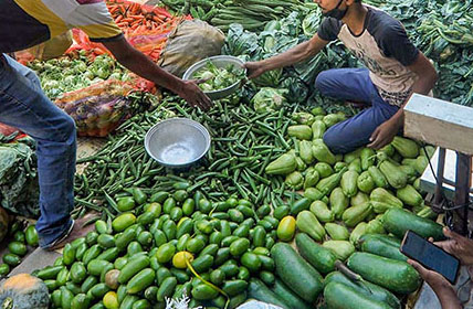 ಎಪಿಎಂಸಿಗಳಲ್ಲಿ ಆರಂಭವಾಗದ ತರಕಾರಿ ಮಾರಾಟ: ಅನುಮತಿಯತ್ತ ರೈತರ ಚಿತ್ತ